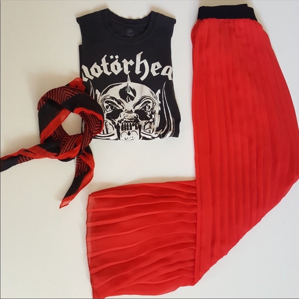 Fun Holiday Pleated Maxi Skirt